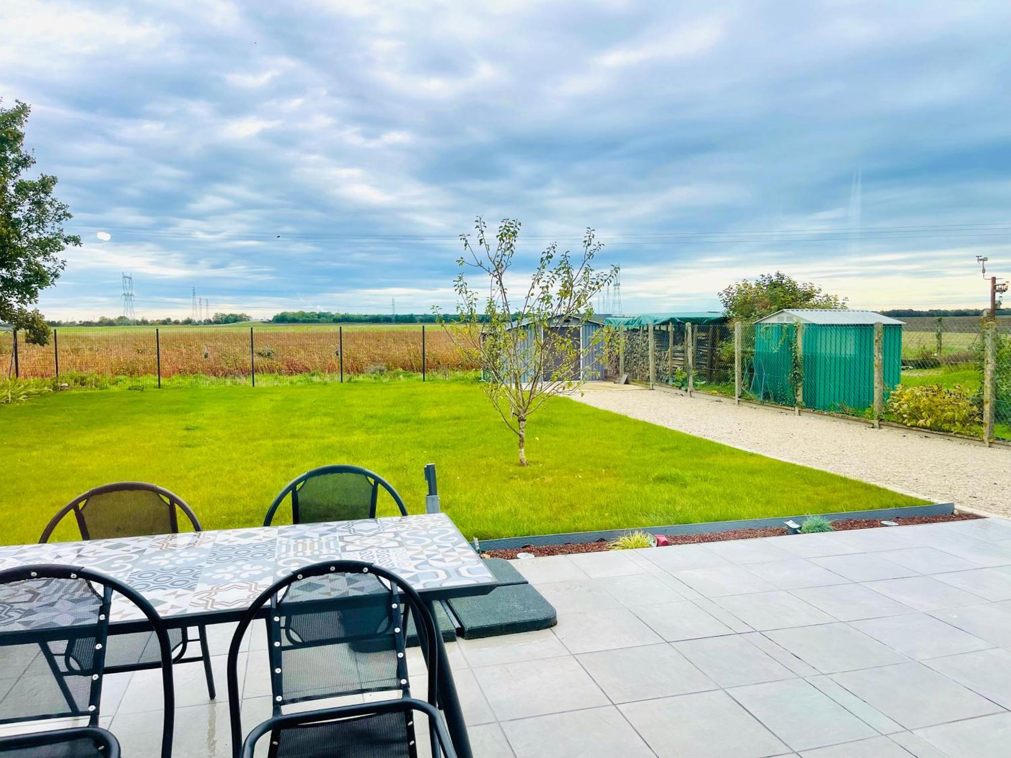 Petite Maison Au Calme Poupry Bagian luar foto