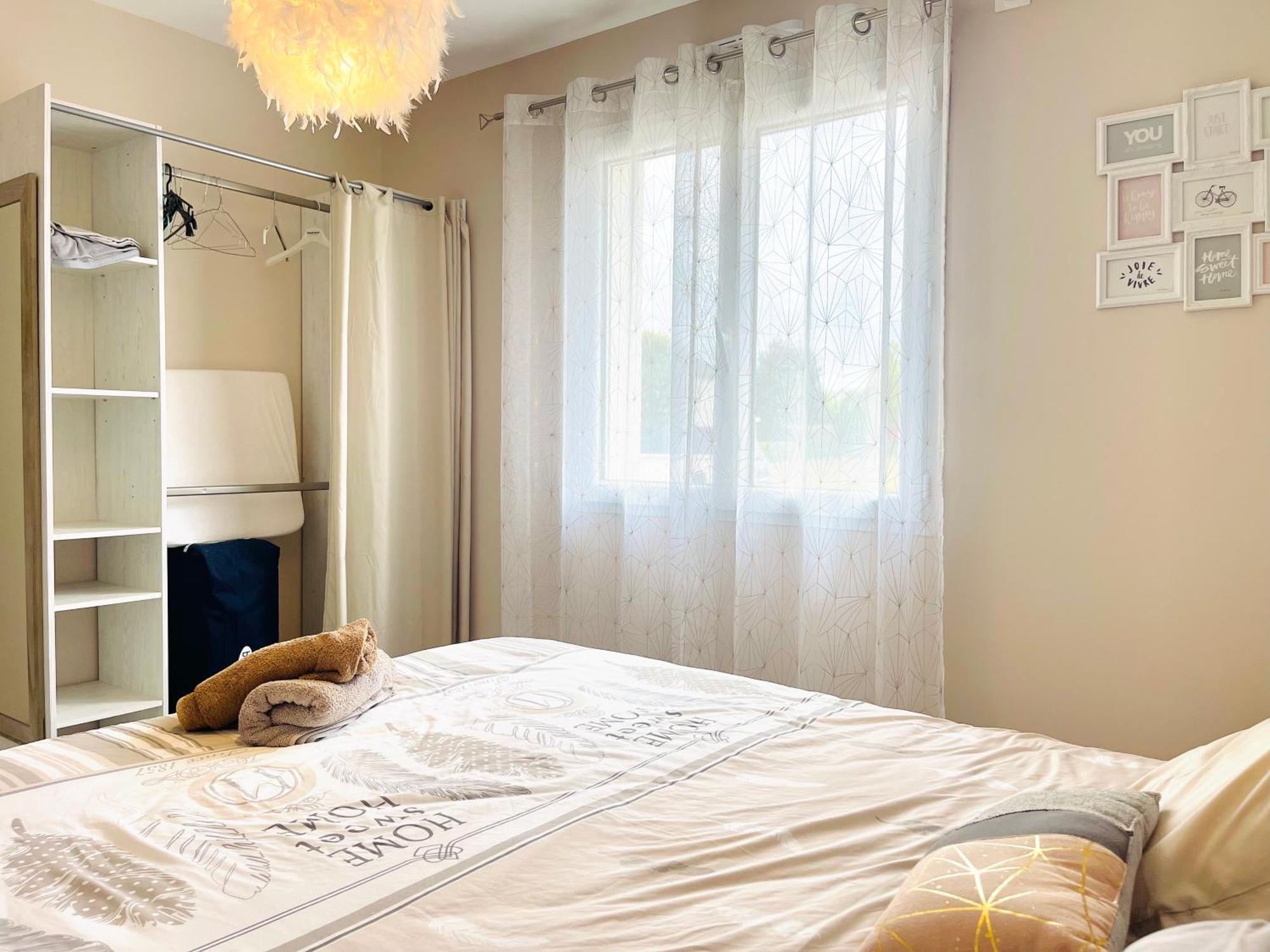 Petite Maison Au Calme Poupry Bagian luar foto
